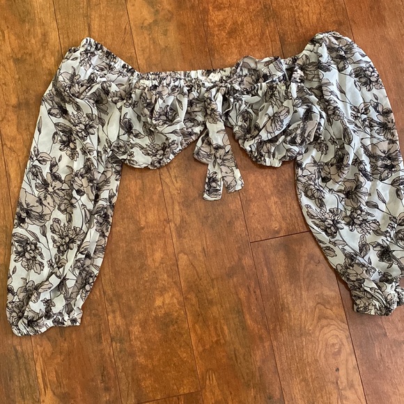 Crop top - Picture 2 of 3